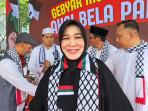 Illiza-Saaduddin-Djamal-tersenyum.jpg