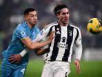 Jay-Idzes-kiri-berduel-dengan-penyerang-Juventus-Dusan-Vlahovic-vs-Venezia.jpg