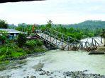 Jembatan-Ambruk-Dihantam-Banjir.jpg
