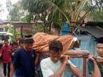 Jenazah-M-Rama-Dani-31-warga-Kecamatan-Medan-Marelan-tiba-di-rumah-duka.jpg