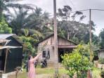 Kabel-Listrik-Ditopang-Bambu.jpg