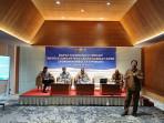 Kabid-Pendapatan-BPKA-memberikan-paparan-materi-pada-reviu-standar-pelayanan-Samsat-Aceh.jpg