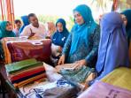 Kak-Ana-kunjungi-tempat-pembuatan-ragam-produk-konveksi-di-Aceh-Utara.jpg