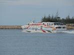 Kapal-cepat-Express-Bahari-melayanI-Pelabuhan-Ulee-Lheue-Banda-Aceh-Balohan-Sabang.jpg