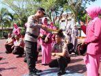 Kapolres-Aceh-Barat-Mandikan-personel-yang-naik-pangkat.jpg
