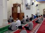 Kapolres-Aceh-Singkil-Sampaikan-Pesan-Kamtibmas-kepada-Jemaah-Shalat-Subuh.jpg