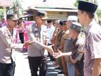 Kapolres-bersama-warga.jpg
