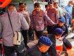 Kapolri-Jenderal-Listyo-Sigit-Prabowo-menyambangi-posko-pengungsi-kebakaran-depo-Pertamina-Plumpang.jpg