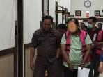Kejati-serahkan-tersangka-korupsi-PSR-ke-JPU.jpg