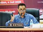 Ketua-KIP-Aceh-Agusni-AH-memimpin-Rapat-Pleno-PDPB-yang-digelar-di-Aula-KIP-Aceh.jpg