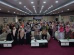 Ketua-Komisi-IV-DPRK-Banda-Aceh-Farid-Nyak-Umar-ST-bersama-ibu-ibu-majelis-taklim.jpg