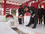 Jelang HUT Ke-80 TNI, Kodim Aceh Selatan Gelar Ziarah ke Makam T Cut Ali