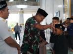 Kolonel-Inf-Ali-Imran-santuni-yatim-saat-maulid-akbar.jpg
