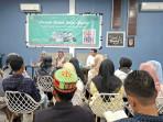 ‘Komplotan Bandit Warung Kopi’ Bedah Buku di Kafe, Ajak Anak Muda Aceh Timur Gemar Membaca