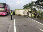 Lokasi-kecelakaan-bus-pariwisata-d-tol-Sumo-Senin-1652022-pagi.jpg