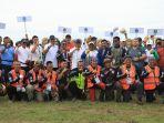 Mahyuzar-foto-bersama-atlet-Cabor-Aerosport-Paramotor.jpg