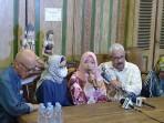 Meta-Ayu-Puspitantri-istri-diplomat-Arya-Daru-Pangayunan-akhirnya-berbicara-di-depan-awak-media.jpg