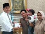 Mirwan-beri-bantuan-pribadi-ke-pasien-penderita-bocor-jantung.jpg