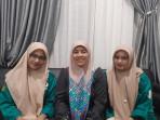 Nurul-Husna-bersama-Happyna-Ramadhani-dan-Niftara-Fhonaya_teliti-HIV-AIDS_UIN-Ar-Raniry.jpg
