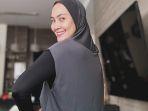 Outfit-Istri-Muda-Irwandi-Yusuf-Inspirasi-OOTD-ala-Steffy-Burase-1.jpg
