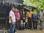 PCNU-dan-ISNU-sambangi-gubuk-reot-pasutri-di-Padang-Tiji.jpg