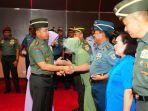 Panglima-TNI-Jenderal-Agus-Subiyanto-memimpin-upacara-laporan-kenaikan-pangkat.jpg