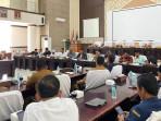 Pansus-HGU-dan-Industri-DPRK-Aceh-Utara-audiensi.jpg