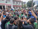 Para-mahasiswa-saat-memancarkan-aksi-demo-gelombang-kedua.jpg