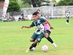 Pemain-Persima-FC-duel-dengan-Pemain-Loyalis-FC.jpg
