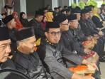 Pemkab-Bireuen-gelar-upacara-Hardiknas-Senin-452026-para-pejabat-memakai-baju.jpg