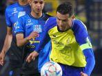 Penyerang-Al-Nassr-Cristiano-Ronaldo-berebut.jpg