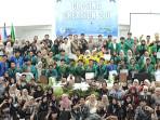 Peserta-foto-bersama-usai-penutupan-Kompetisi-Riset-Kreatif-Nasional-Internasional-Unimal.jpg