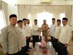 Pj-Bupati-Aceh-Besar-menerima-penghargaan-Penyuluh-Agama-Islam-Award-dari-Menteri-Agama.jpg