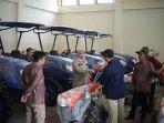 Pj-Bupati-Nagan-serahkan-traktor.jpg