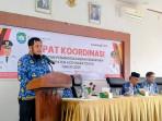 Plt-Kepala-Bappeda-Aceh-Barat-Daya-Abdya-Sufrinaldi-memberikan-sambutan-pada-Rakor.jpg