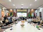 Prof-Mujiburrahman-bersama-para-mahasiswa-internasional.jpg