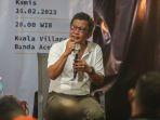 Rocky-Gerung-Sebut-Milenial-Tak-Mau-Pulang-ke-Indonesia-karena-Hal-Ini.jpg