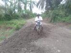 Salah-satu-titik-longsor-pada-jalan-utama-Pante-Karya-Peusangan-Siblah-Krueng-Bireuen.jpg