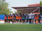 Skuad-Persiraja-Banda-Aceh-saat-berlatih-di-Stadion-H-Dimurthala.jpg