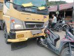 Tabrakan-Truk-Colt-Diesel-menabrak-dua-sepeda-motor.jpg