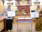 Pemegang Kartu KIA di Aceh Barat Kini Bisa Dapat Diskon, Tarmizi Teken MoU dengan 5 Usaha Lokal
