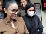 Tersangka-Nikita-Mirzani-dan-asistennya-Mail-Syahputra-dari-rutan-Polda-Metro-Jaya.jpg