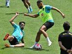 Timnas-Brasil-di-Seoul.jpg