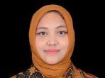 Ully-Fitria-SKM-MKM.jpg