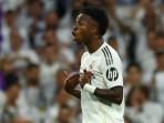 Vinicius-Junior-ngamuk-hingga-pergi-dari-bench-di-laga-Real-Madrid-vs-Barcelona.jpg