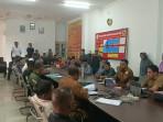 Warga-Teupin-Breuh-Datangi-Kantor-Inspektorat-Aceh-Timur-Sebut-Laporan-Audit-Janggal.jpg