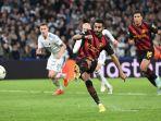Winger-Manchester-City-Riyad-Mahrez-mengeksekusi-penalti-di-Liga-Champions.jpg