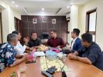 Zulkifli-H-Adam-bersama-jajaran-Komisioner-Komisi-Informasi-Aceh-saat-melakukan-audiensi.jpg
