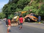 Truk Tergelincir di Bukit Semadam Aceh Tamiang, Supir Sempat Syok, Jalan Nasional Macet Panjang