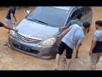 Lintasan Blangkejeren - Kutacane Sempat Tertimbun Longsor, Mobil Kijang Innova Terjebak Lumpur